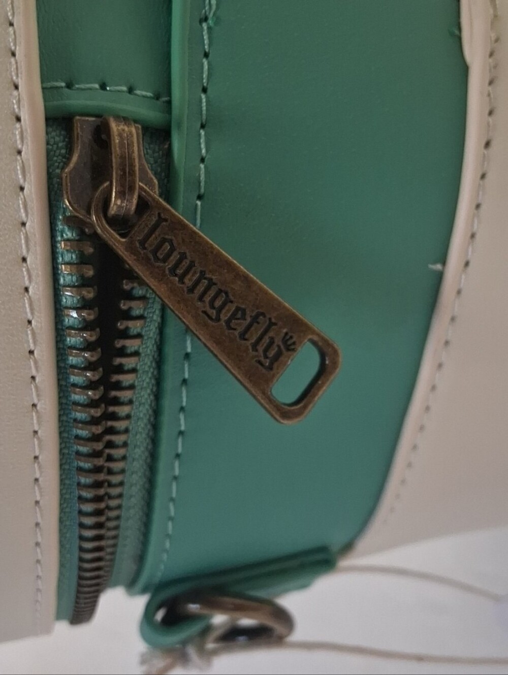 NEW Loungefly Friends Central Perk Coffee Cup Figural Scented Crossbody Bag - Picture 7 of 12